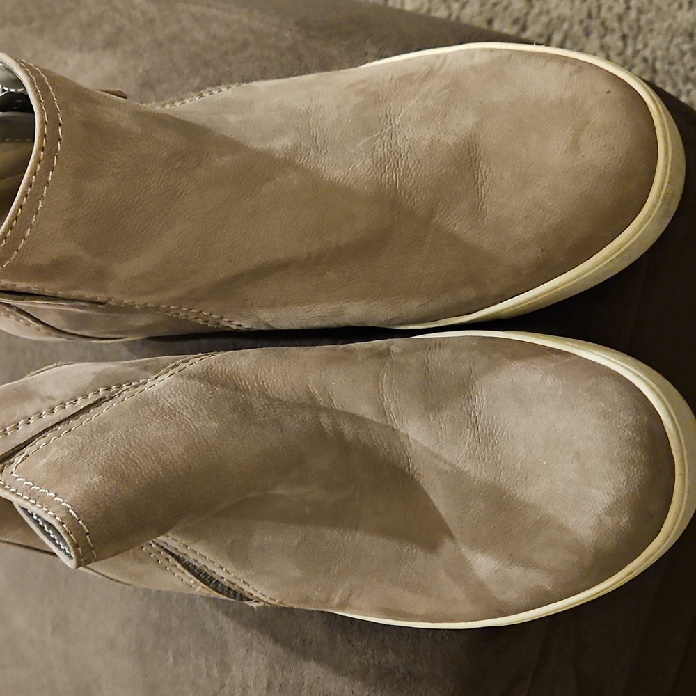 🎉NEW PHOTOS! ALL CLEANED UP!!Naturalizer Cream Ankle Boots